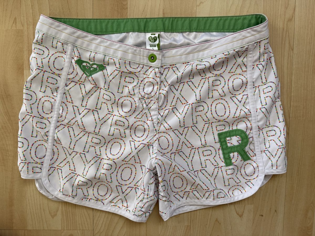 Roxy Hosen: Roxy Boardshorts Damen Weiss Gr.L mit Print – Gebraucht aus Horw von ast_b5c6