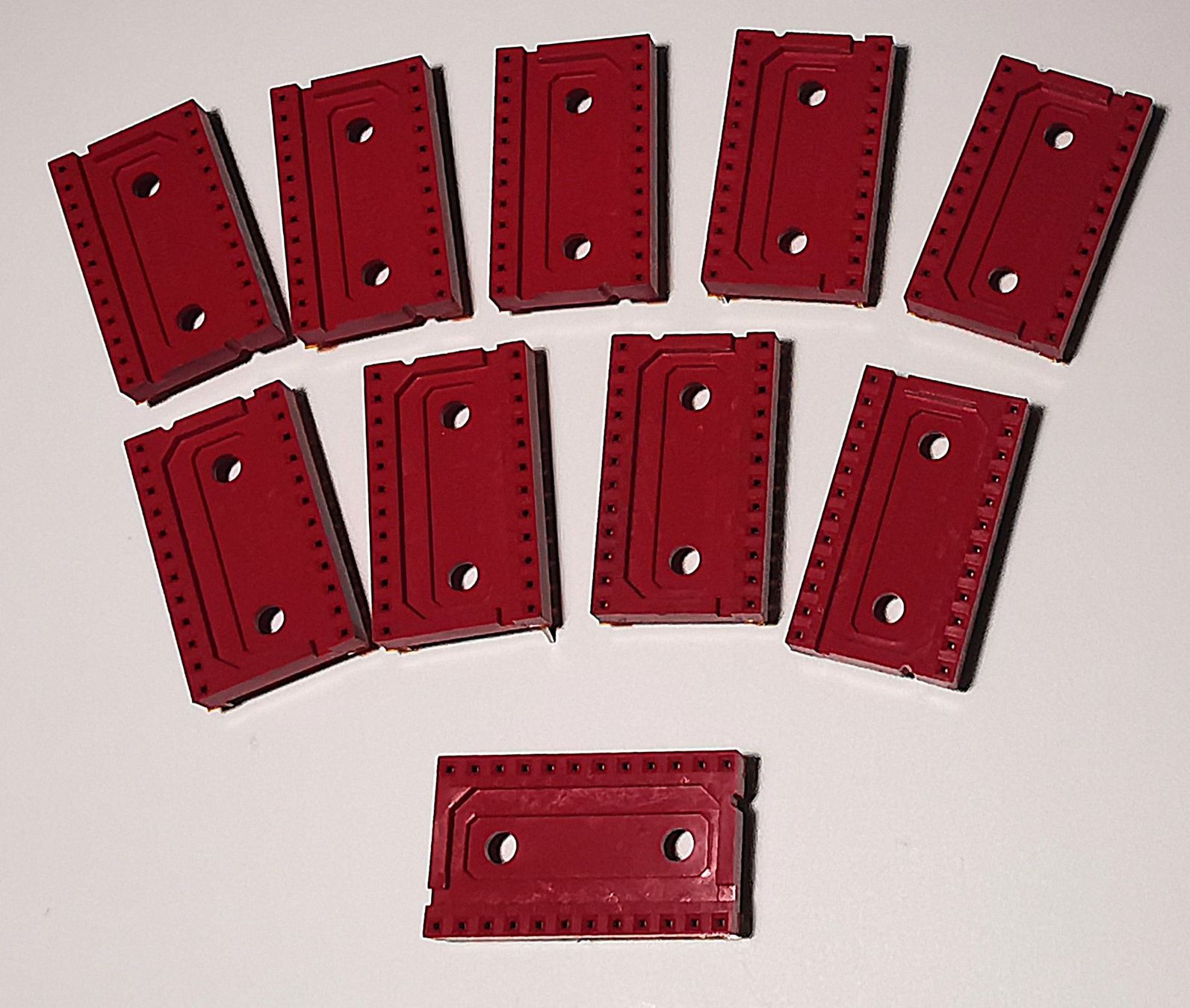 Elektronikbauteile: 24 Pin IC Sockel Rot, 15 Stück – Neu (gemäss Beschreibung) aus Bremgarten b. Bern von Vittorio0
