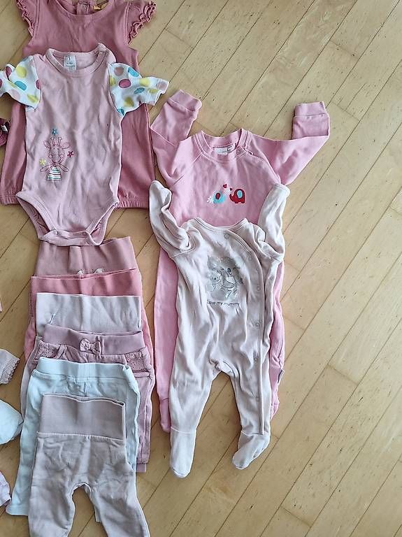 Lotti & Set di vestiti: Babykleider - Mädchen - Grösse 62 – Usato da Niederteufen venduto da MCVetsch 1