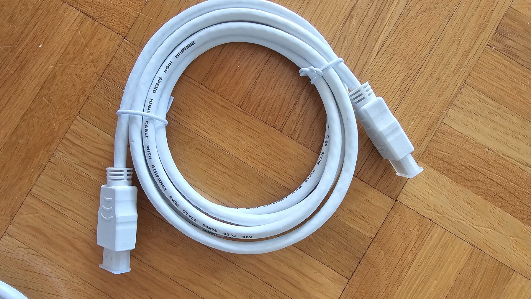 Cavi: HDMI Kabel mit Ethernet neu – Nuovo (secondo la descrizione) da Klingnau venduto da anduril_25