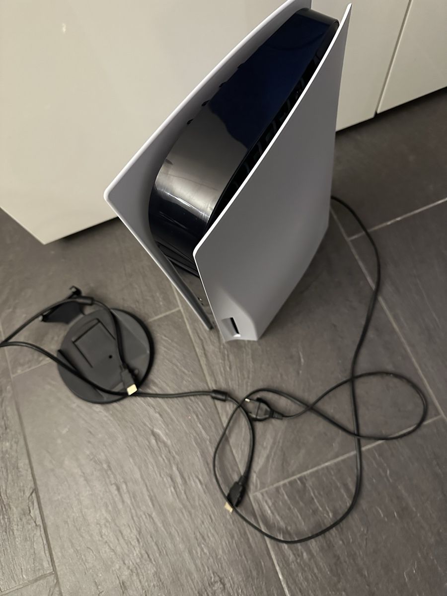 Sony Consoles: Ps5 disc mit garantie  – D'occasion à Eschenbach LU par boo_sl7y 1