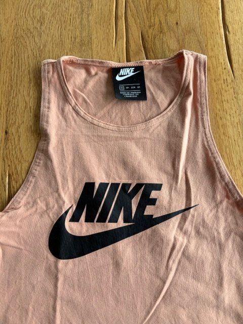 Nike Top: Nike Tanktop Grösse XS – Usato da Hohenrain venduto da Kiendan 2