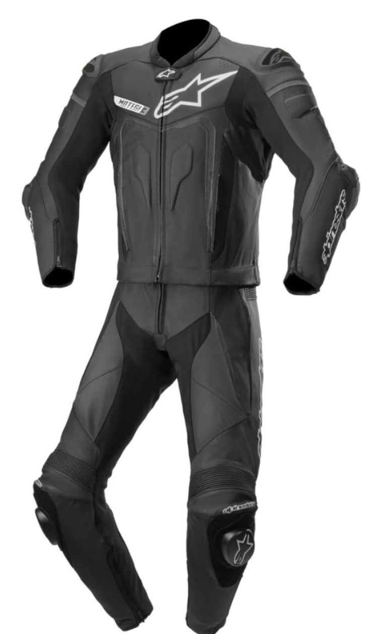 Alpinestars Lots de vêtements: Combinaison ALPINESTARS Motegi V3 Black – Neuf (Voir description) à Léchelles par s.m.16