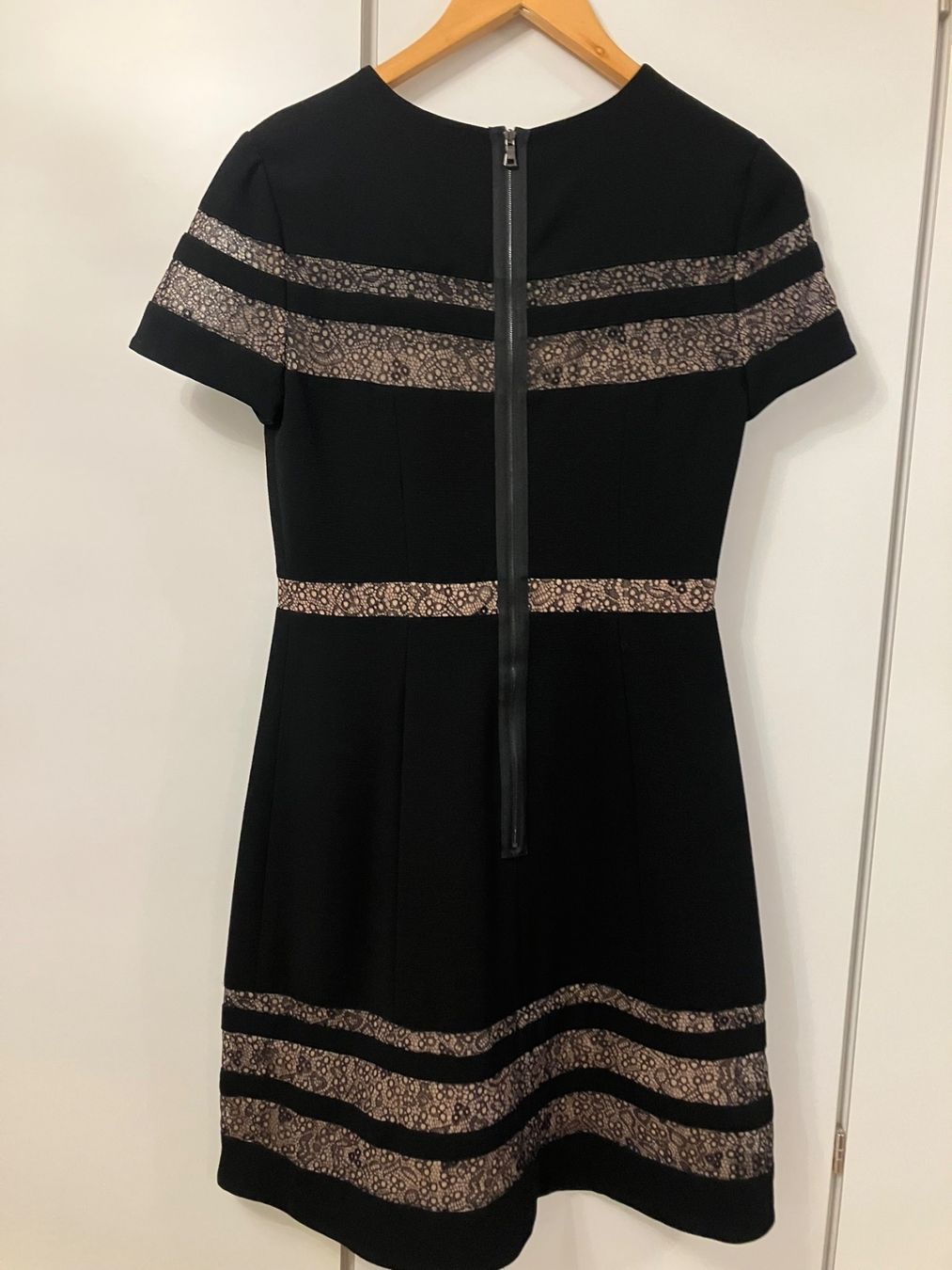 Robes: BCBG Maxazria Kleid – D'occasion à Walchwil par Maxana 2