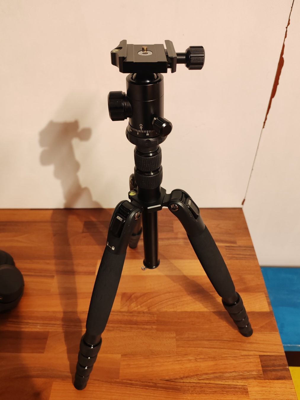 Sirui Stative & Köpfe: SIRUI T-1205 + E-10 Traveler – Gebraucht aus Basel von Panchovilla