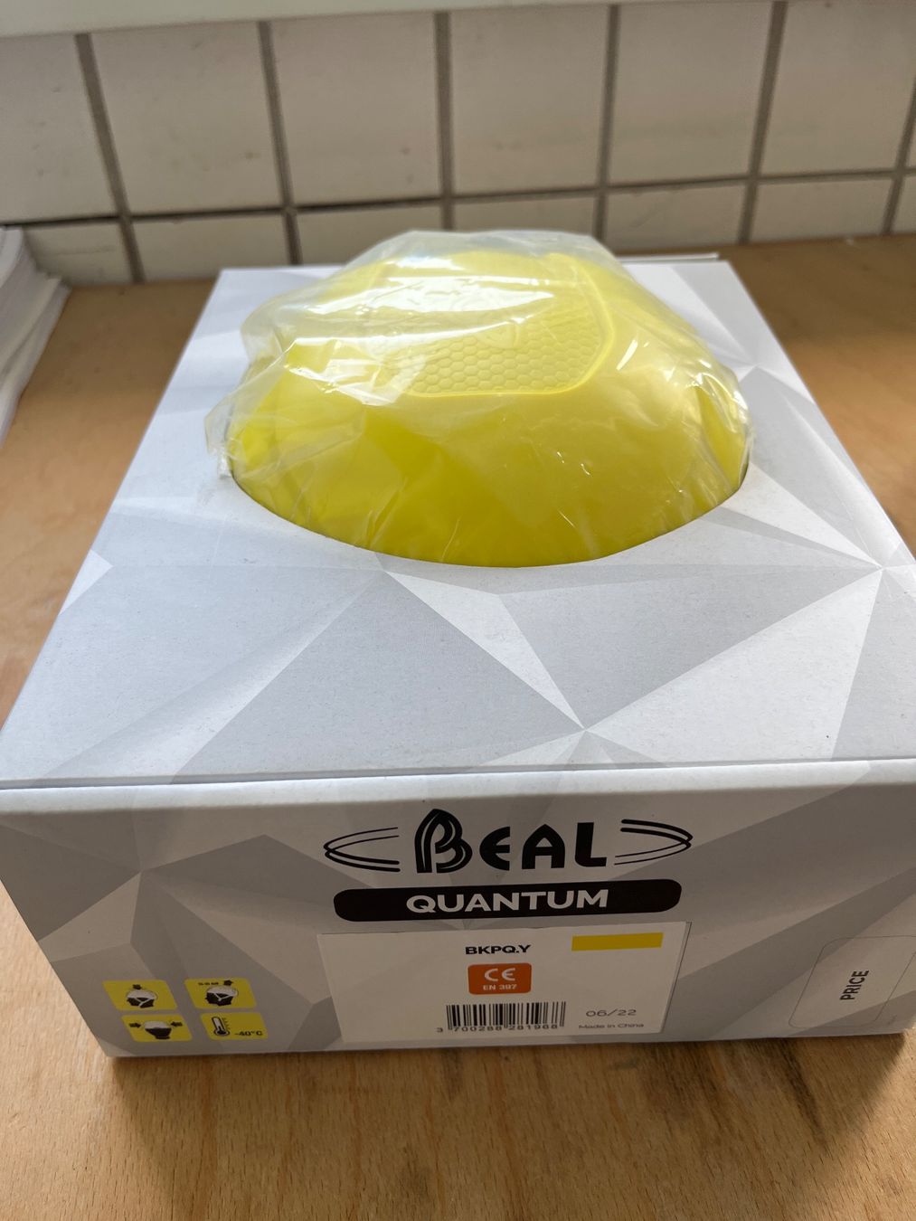 Protezione per viso e udito: Helm EN397 Beal Quantum NEU – Nuovo e nell'imballaggio originale da Trimstein venduto da Easyp