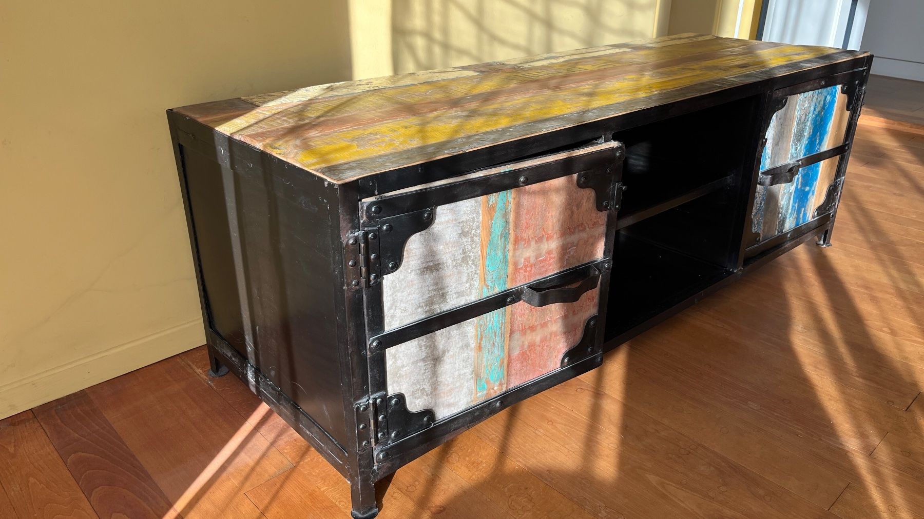 Mobili TV: Sideboard unikat / Industrie Design / altholz – Usato da Wilen b. Wil venduto da schoggibueb84 2