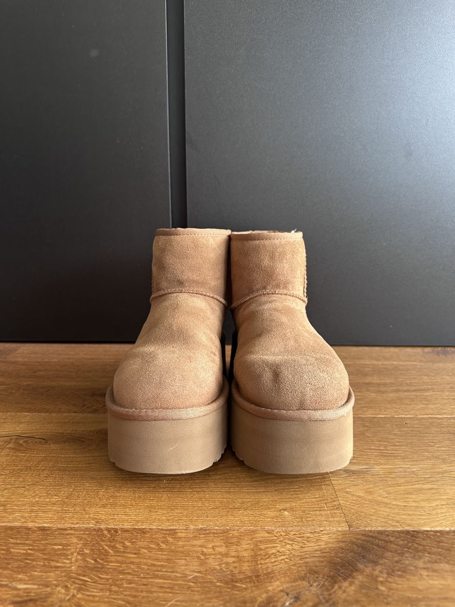 Ugg Chaussures femmes: UGG Classic Mini Platform Boots  – D'occasion à Siebnen par Hannakch 3