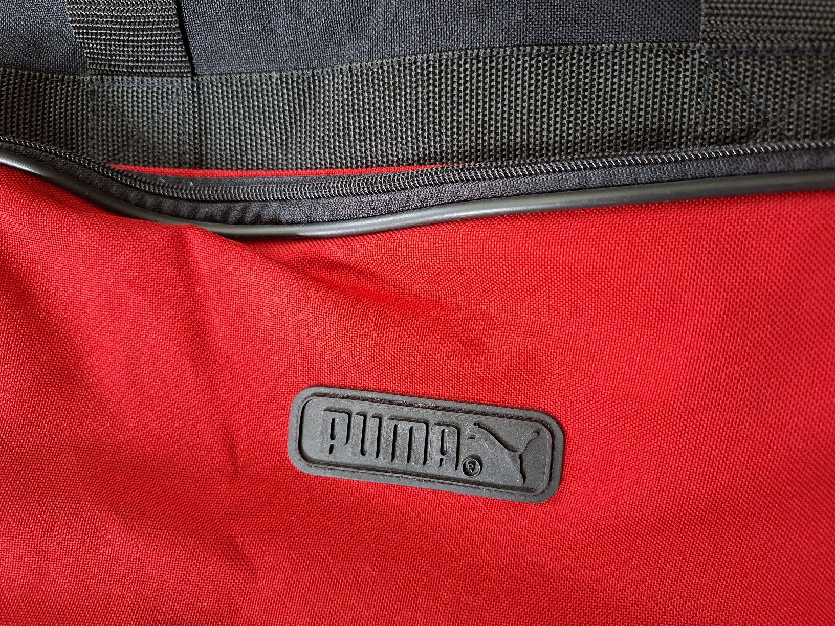 Puma Taschen: Sporttasche Puma – Gebraucht aus Zürich von makimakimak 1