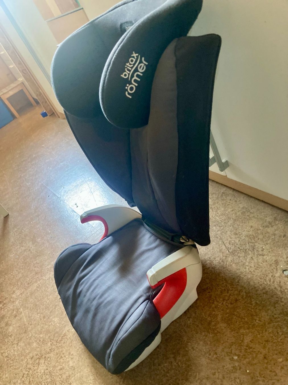 Britax Römer Seggiolini per auto: Britax Römer Kinder - Autositz – Usato da Bassersdorf venduto da Yul99 1