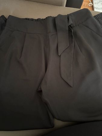 Schicke Sommerhose, Schwarz, Grösse 38, Top Zustand!
