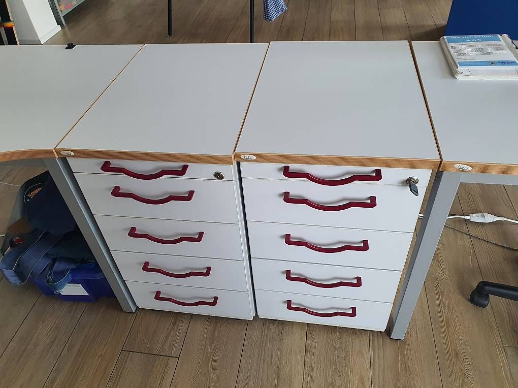 Schreibtische: Bürotisch Kombination modular / Hund Büromöbel – Gebraucht aus Luzern von Bags94 2