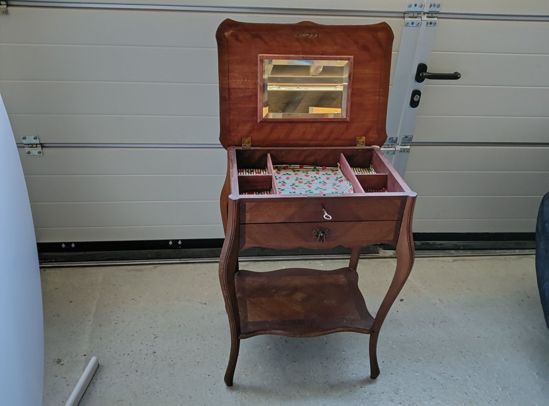 Commodes: Coiffeuse ancienne – D'occasion à Vicques par prairie0809 3