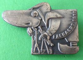 Basler Fasnachtsplakette Silber mit Nadel 1975