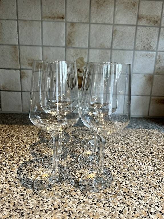Verres: 6 Weingläser – D'occasion à Wolfenschiessen par ali_6dvv 1