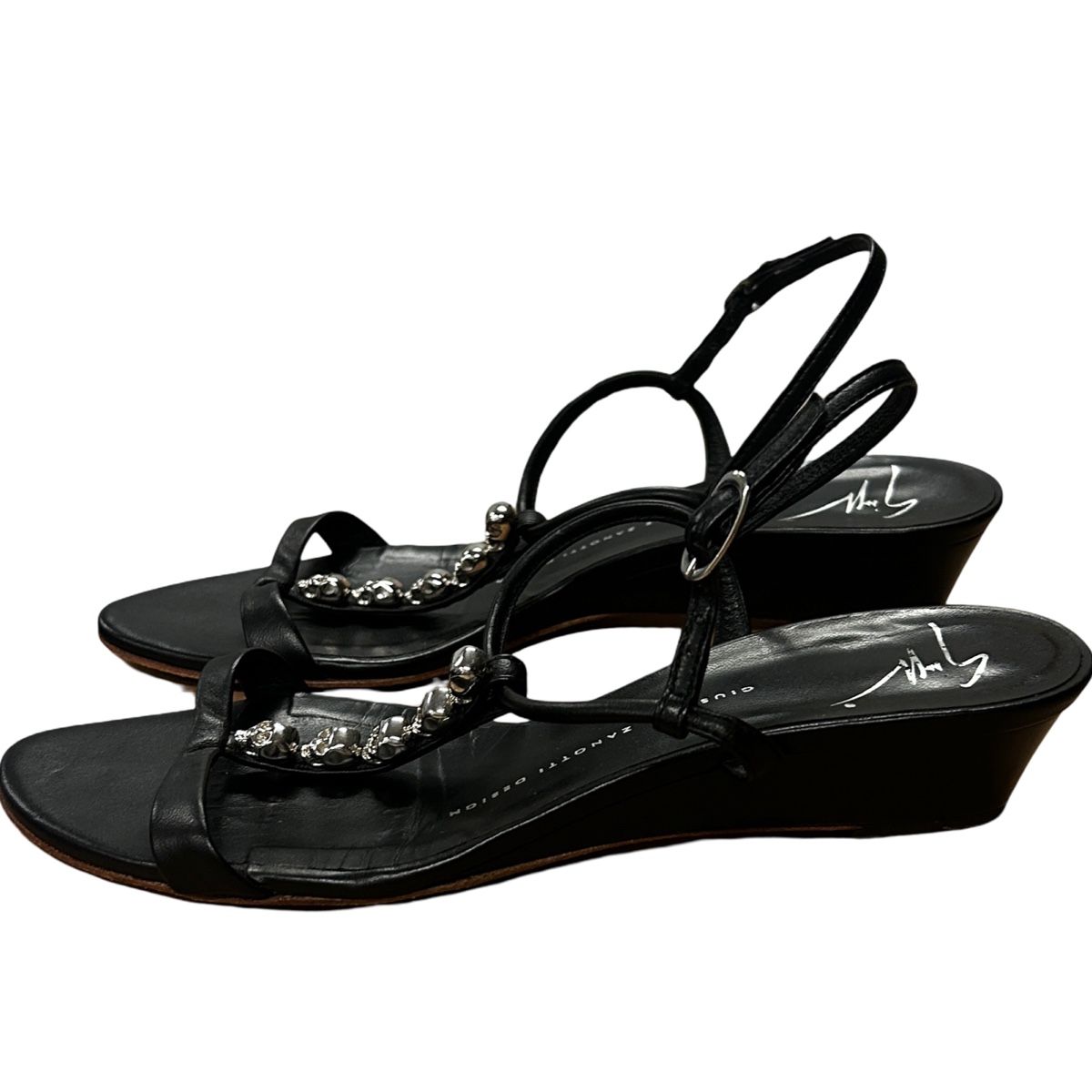 Zanotti Damenschuhe: Giuseppe Zanotti Black Leather Skull Sandals Size 37 – Gebraucht aus Bursinel von rud_9mxh 2