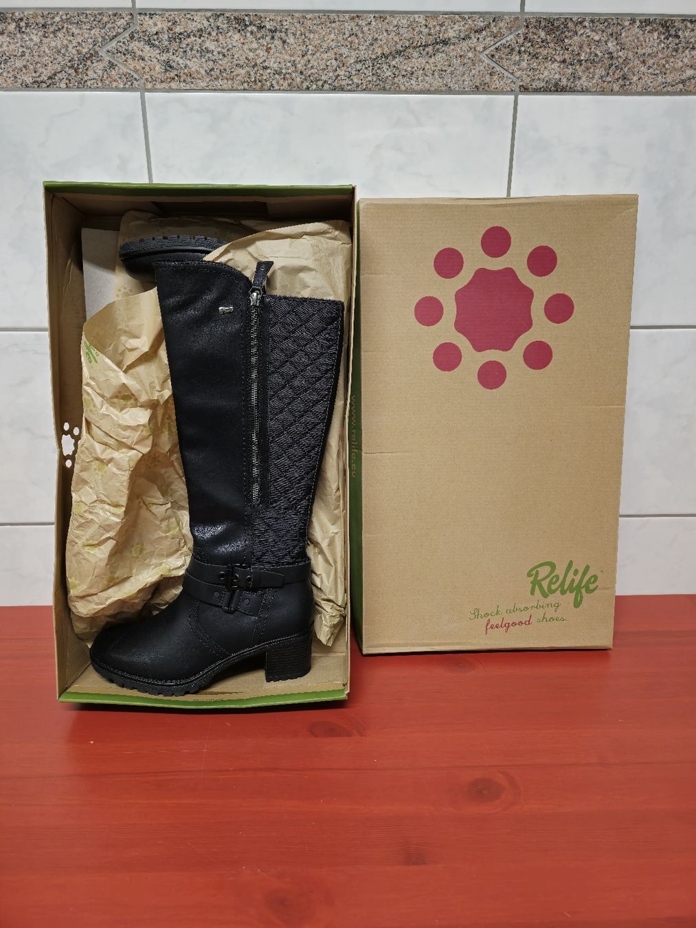 Scarpe da donna: Relife Stiefel Gr. 37 Schwarz – Nuovo e nell'imballaggio originale da Schmerikon venduto da mike_96