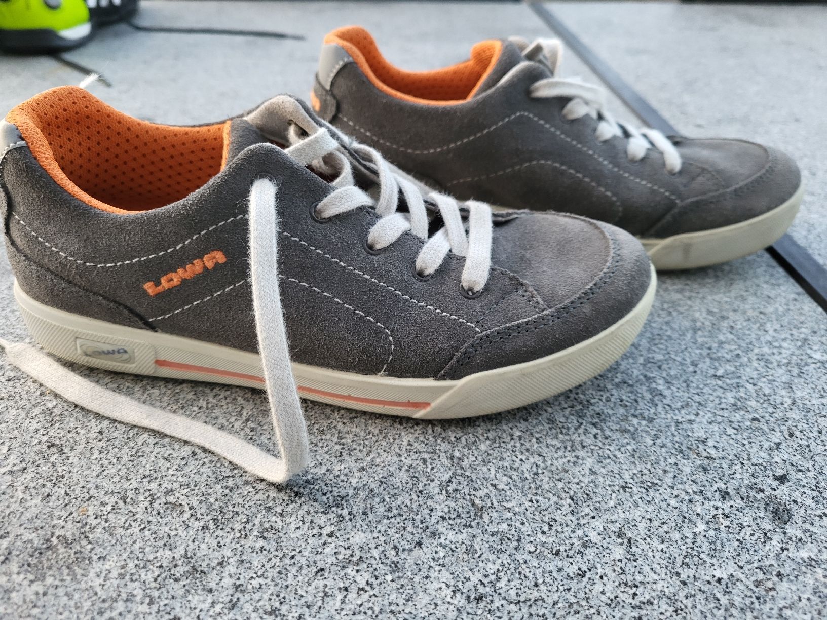 Lowa Herrenschuhe: Lowa Halbschuh, Grösse 33 – Gebraucht aus Tann von Autocharlie86 1