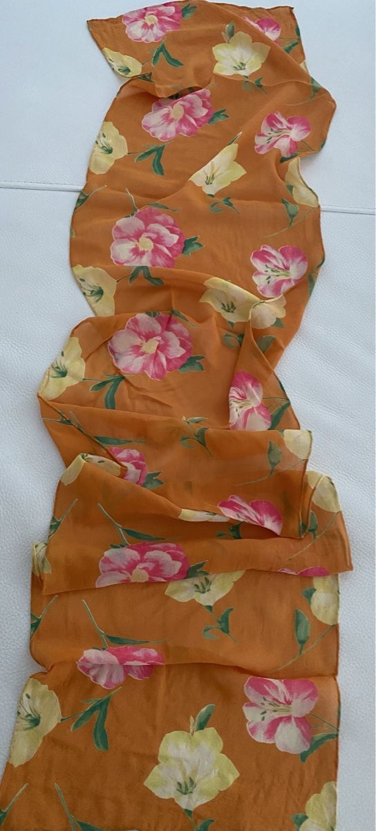Foulard & Sciarpe: Seiden Schal 🌸 – Usato da Opfikon venduto da Luis144