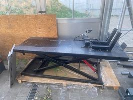 HBM Motorradhebebühne 700Kg. , hydraulisch, pneumatisch,
