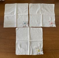 3 Stofftaschentücher mit Blumenstickerei weiss