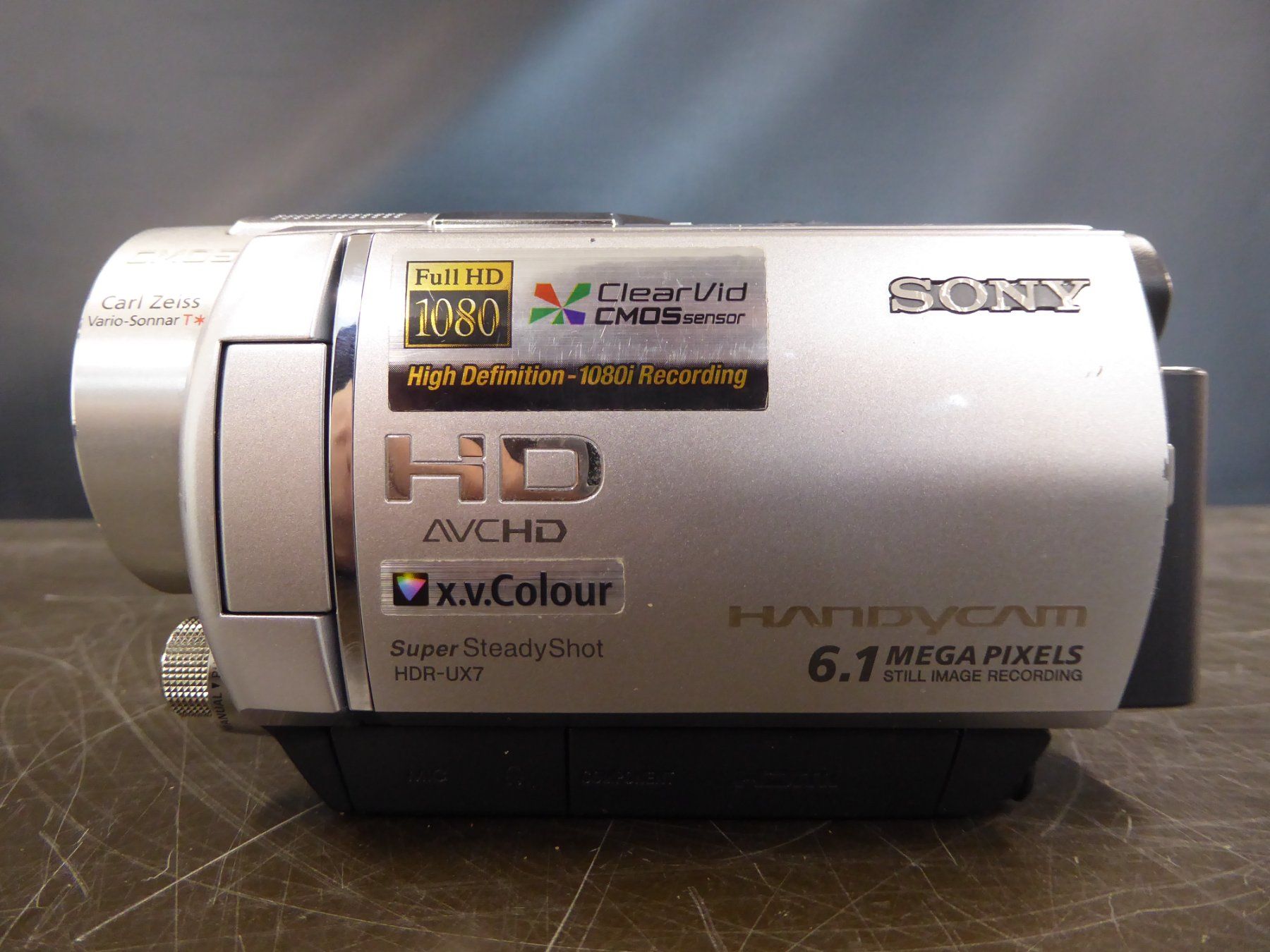 Sony Videocamere: Sony Camcorder Handycam HDR-UX7E – Usato da Basel venduto da bk_brockibasel 4