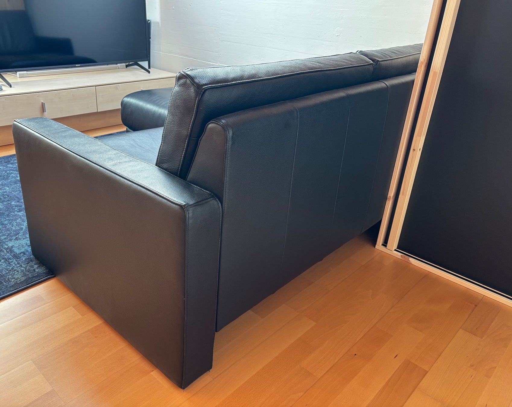 Sofas: Echtleder Sofa mit Hocker schwarz – Gebraucht aus Umiken von Steini99 2