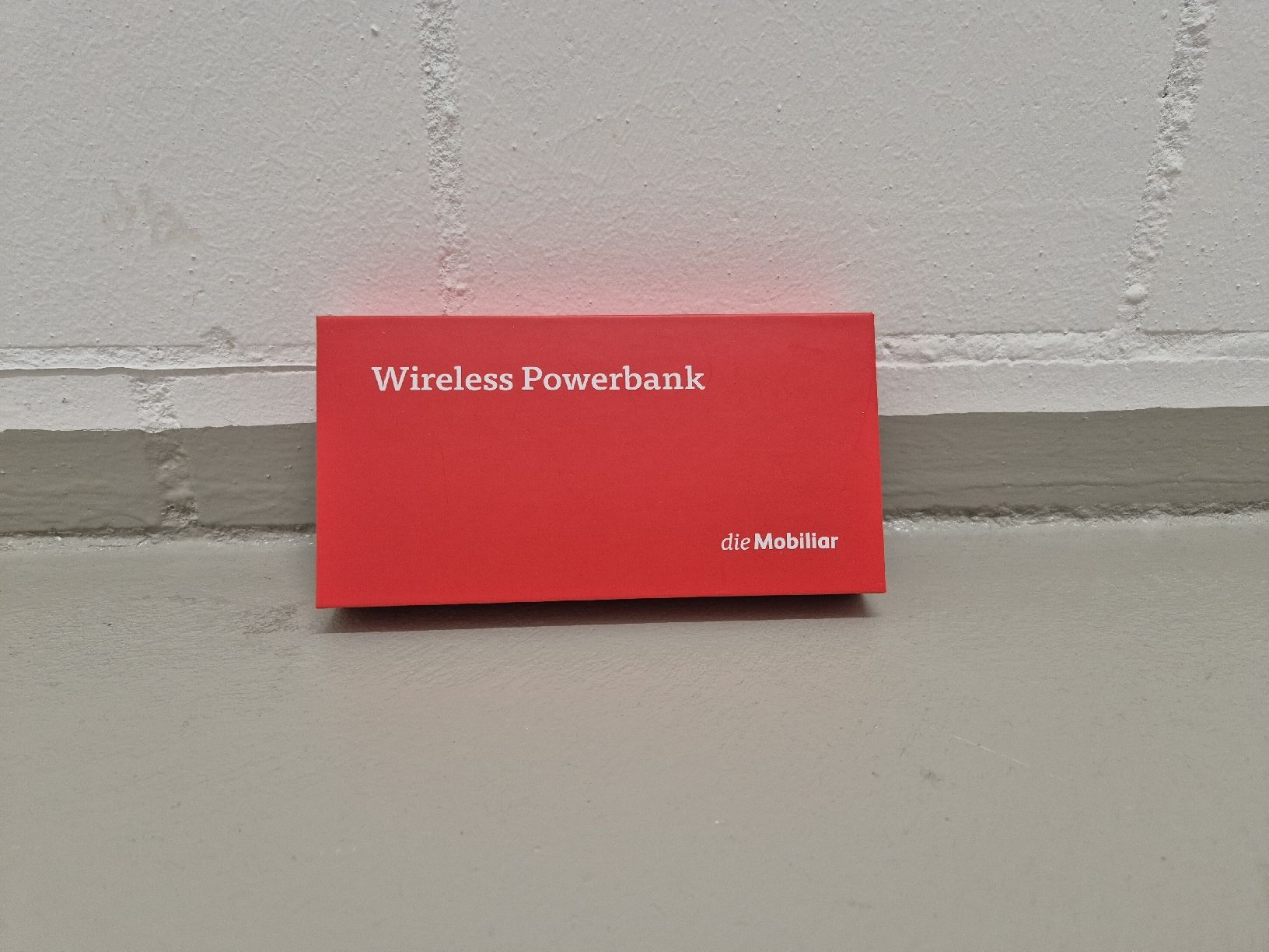 Ladegeräte: Wireless Powerbank Mobiliar mit Ladekabel – Neu (gemäss Beschreibung) aus Niederbipp von rainbow1003