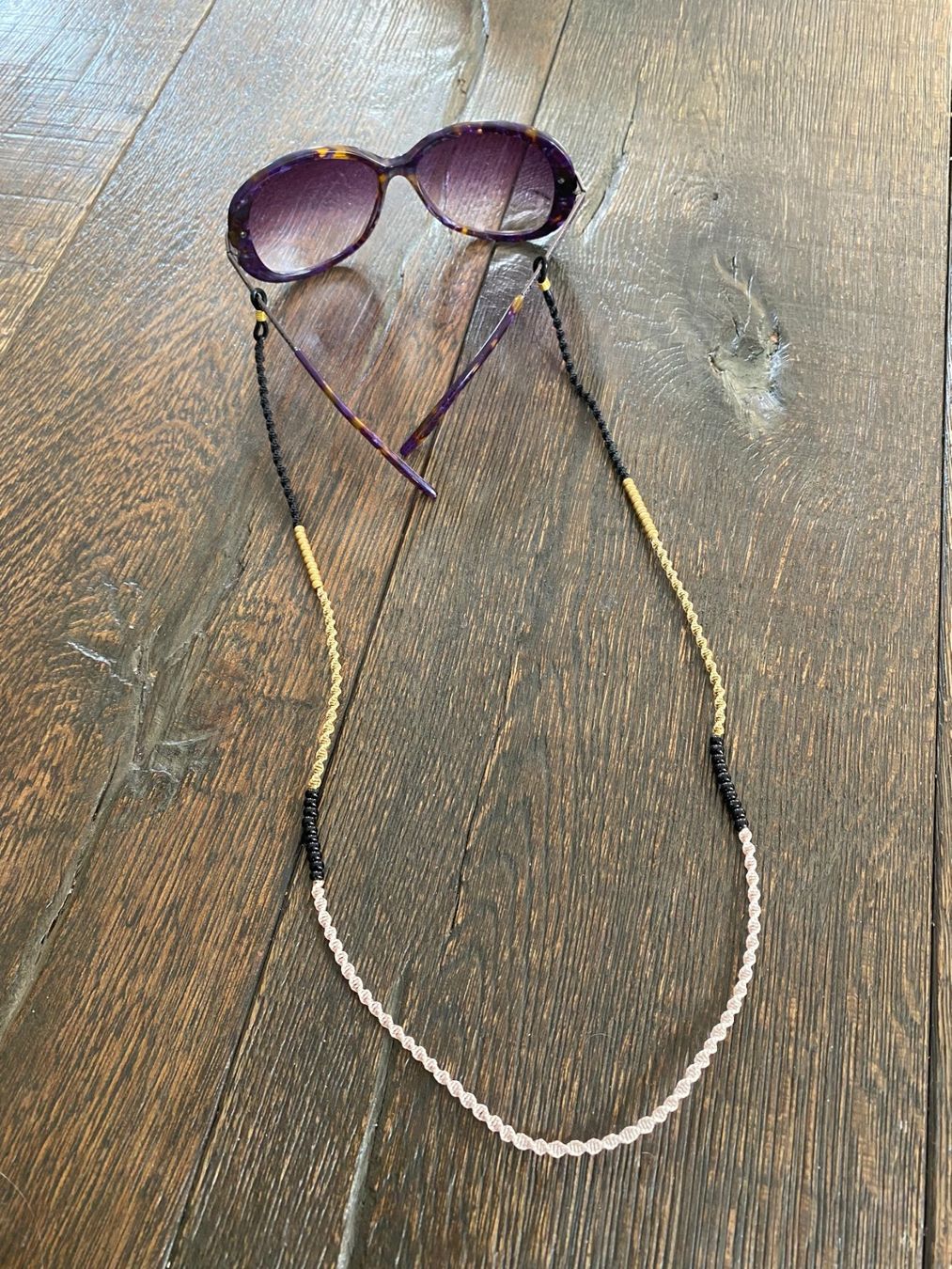 Catenine: Brillenkette Makramee Handmade – Nuovo (secondo la descrizione) da St. Niklaus VS venduto da loumonrohandmade
