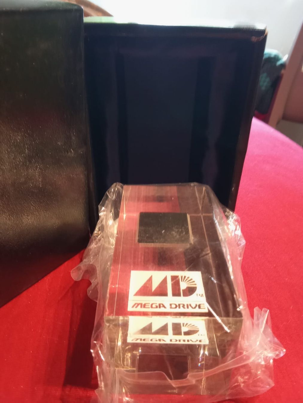 Sega Giochi: Commemorative Mega Drive acrylic crystal with chip inside – Usato da leytron venduto da willowlepetit
