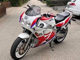 Motorrad Yamaha FZR, gebraucht, zum Überholen