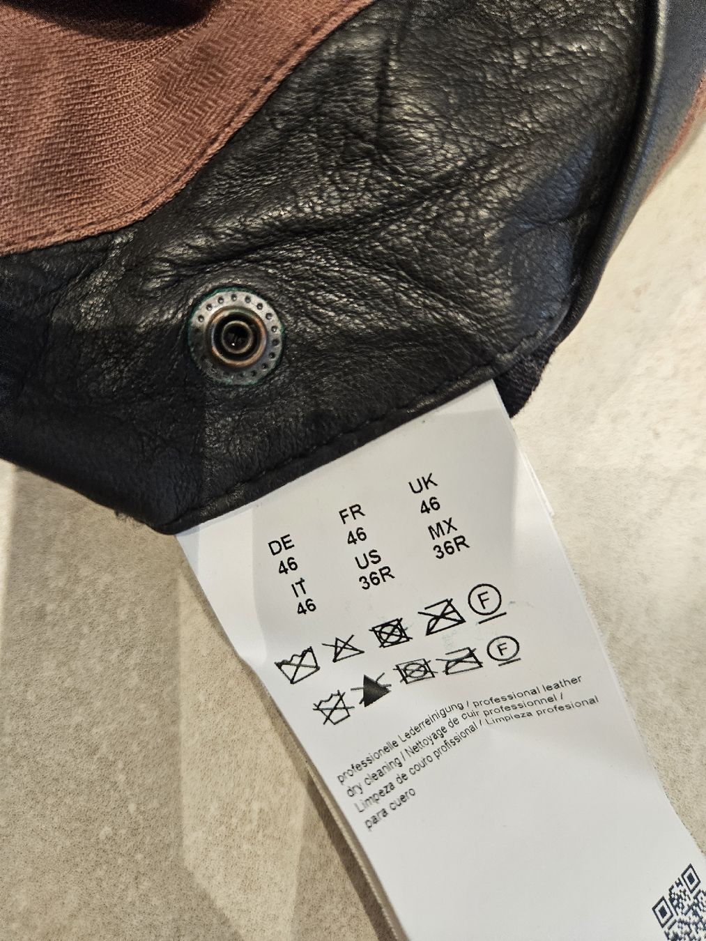 Hugo Boss Giacche: Hugo Boss Herren Lederjacke, Grösse 46/M – Usato da Brugg AG venduto da Kitycity 9