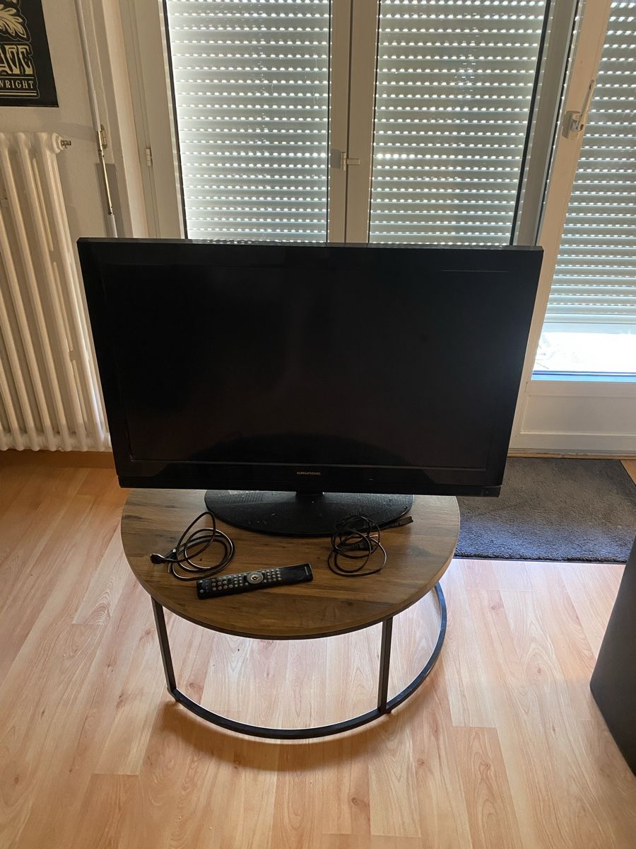 Fernseher: TV + L Sofa – Gebraucht aus Affoltern am Albis von mar_6wj5