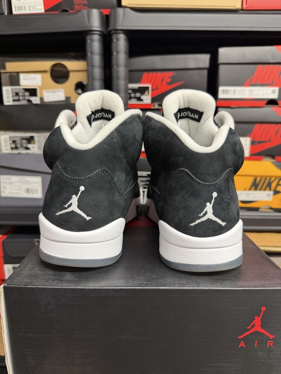 Jordan Scarpe da uomo: Jordan 5 Oreo (2013) – Usato da St-Légier-La Chiésaz venduto da Swoosh. 2