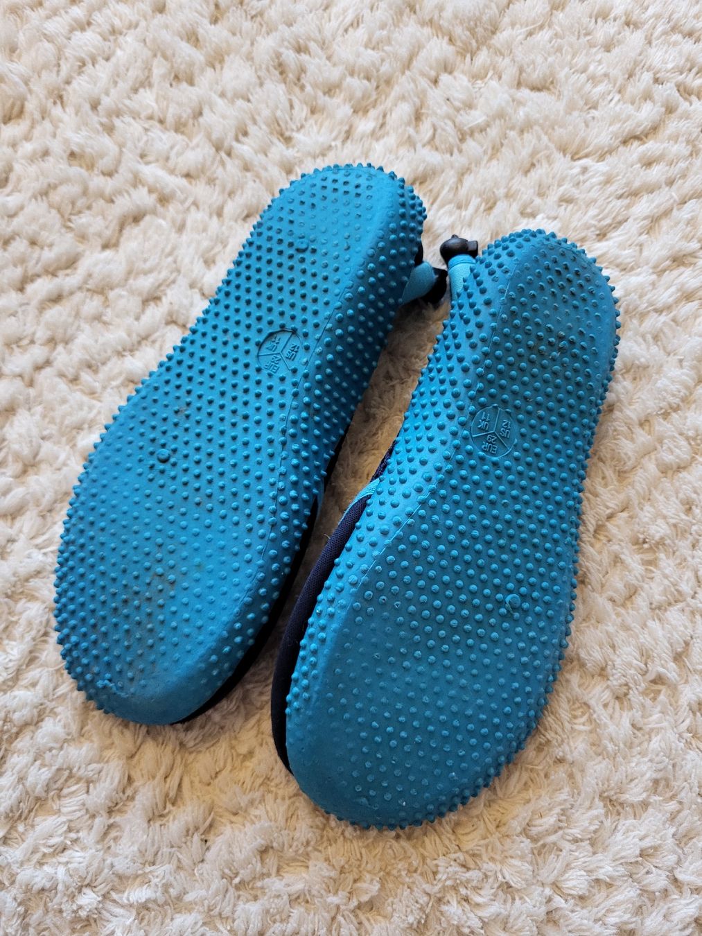 Scarpe per ragazzi: Wasserschuhe Badeschuhe Gr 29  – Usato da Felben-Wellhausen venduto da Brummbaer90 1