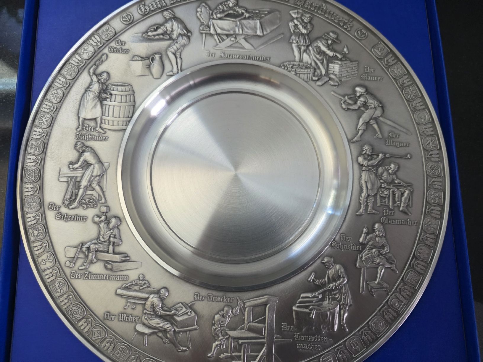 Tutte le decorazioni: Zinn Teller Handwerk Relief 95%  – Usato da Dorf venduto da Echo_Elements 2