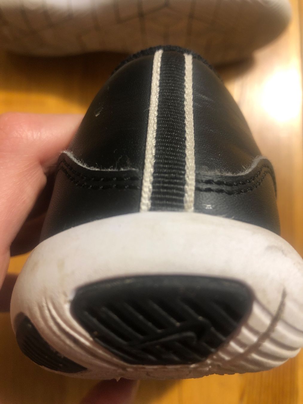 Nike Scarpe per ragazze: Nike Mädchenturnschuhe 35 – Usato da Lenzburg venduto da IevaS 3