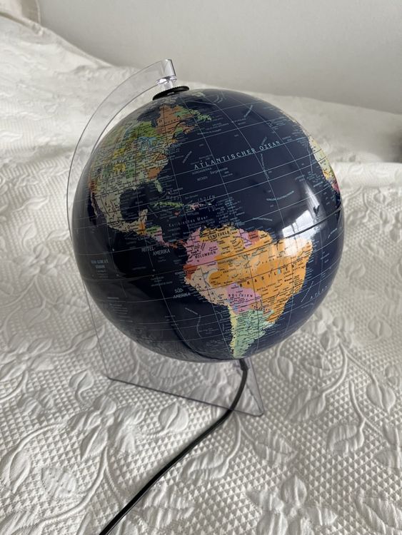 Globus mit Licht / Globe jour et nuit (Gebraucht) in Bouveret für CHF 3 – mit Lieferung auf