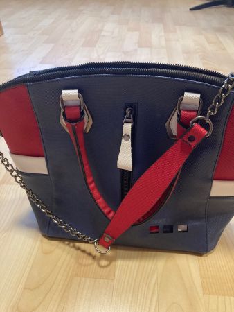 Handtasche