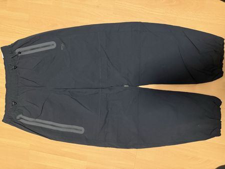 Nike Oversized Fit Hose, Straight Leg, Grösse M, Neu!