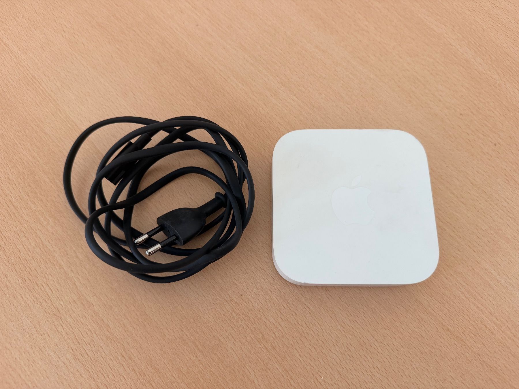 Apple Modems & Router: Apple AirPort Express 2. Gen (A1392) – Gebraucht aus Nussbaumen AG von Ricpad