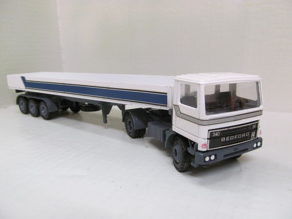 Camion Bedford 30 CWT vers 1950 1/64 – Etoile Auto49