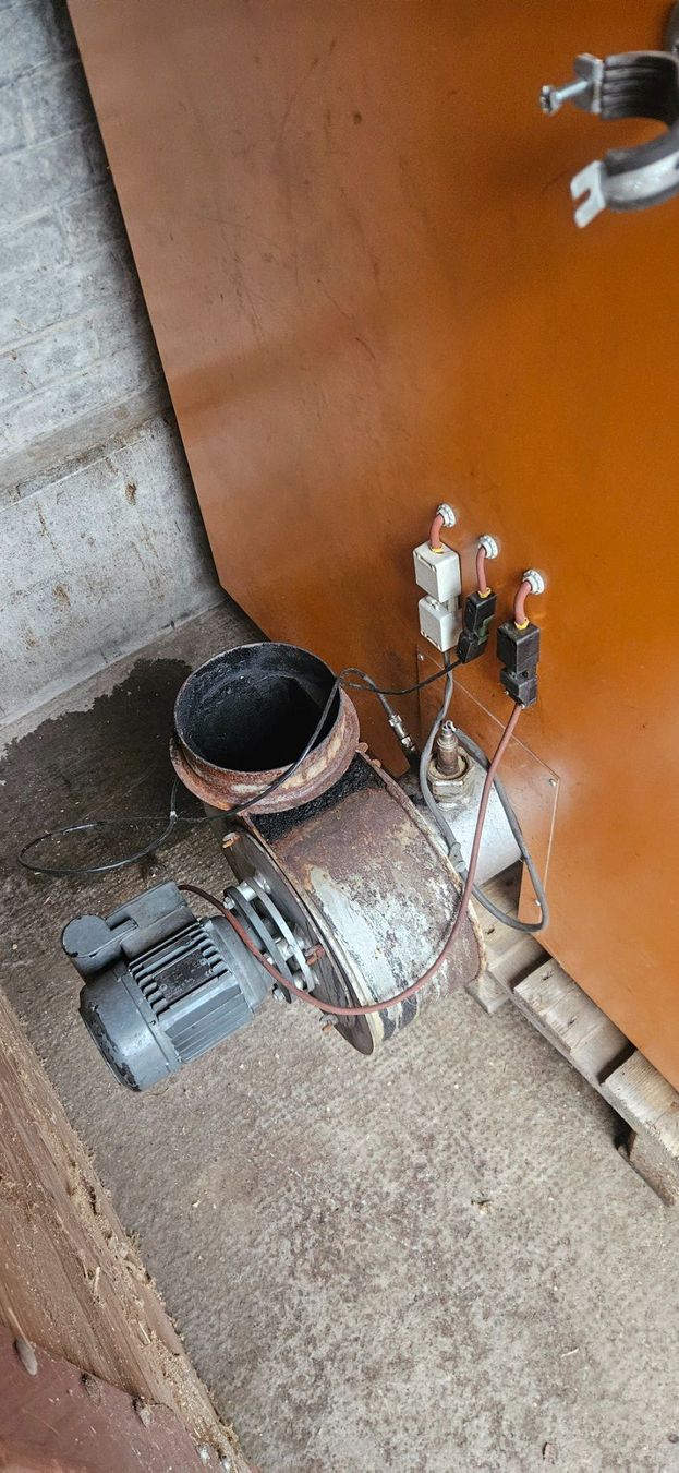 Heizgeräte: Stückgut Heizung 1m – Gebraucht aus Lauperswil von KTM-DrIVEr 3