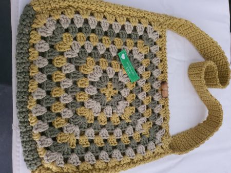 Borsa a tracolla fatta a mano all'uncinetto nuova!!!