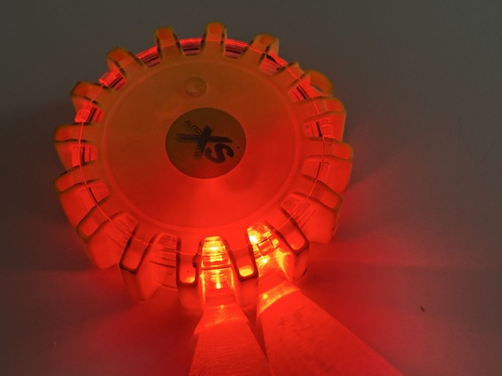 LED Warnleuchte mit Magnet, Pannenhilfe - Auto / Motorrad 1
