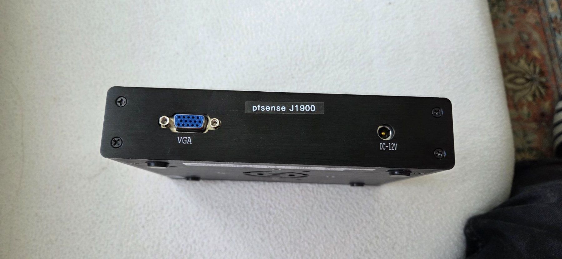 Firewall: PfSense J1900 Firewall Router mit 4 Ports – Usato da Steinhausen venduto da Gullypoint 1