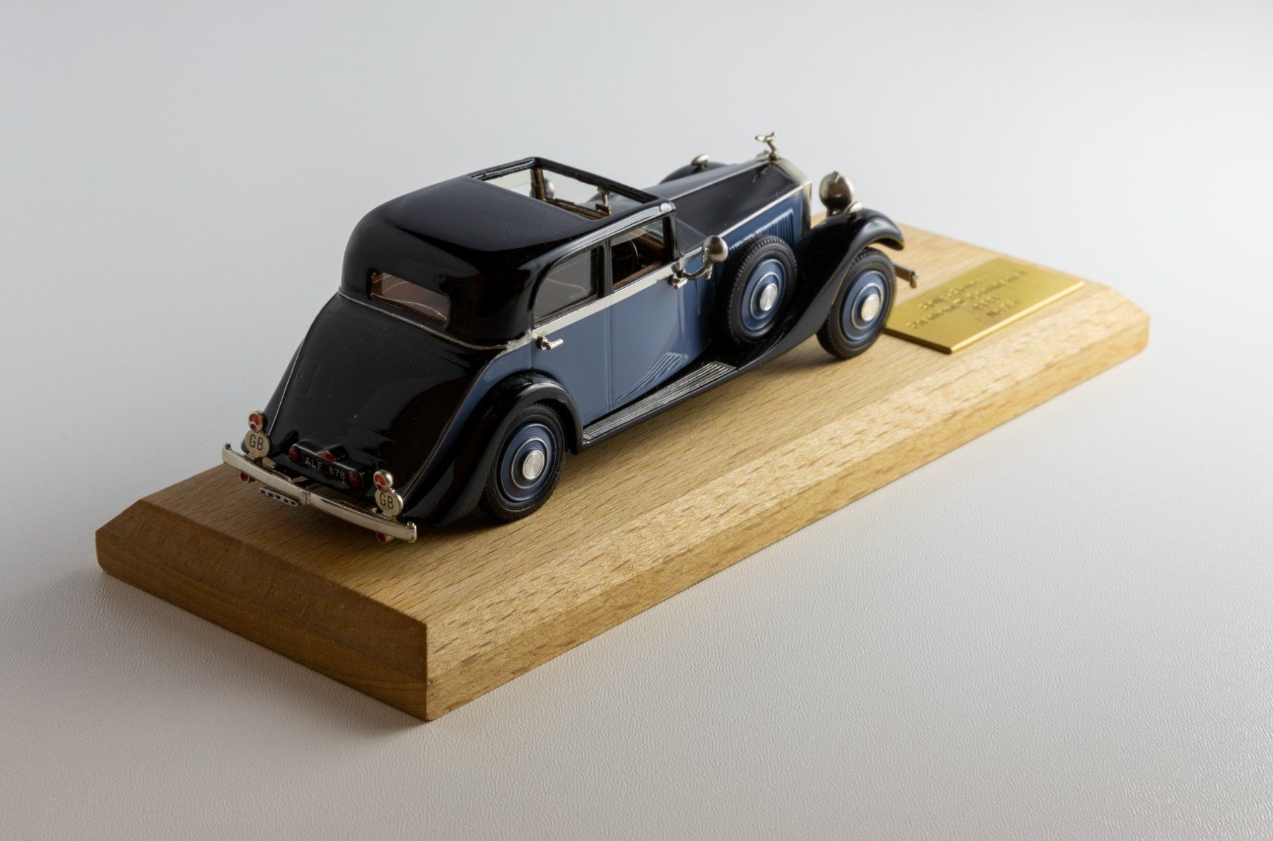 Rolls Royce Modellautos: Top Marques Rolls Royce Phantom II "Continental" 1933, 1/43 – Gebraucht aus St. Pantaleon von pantaleon62 3