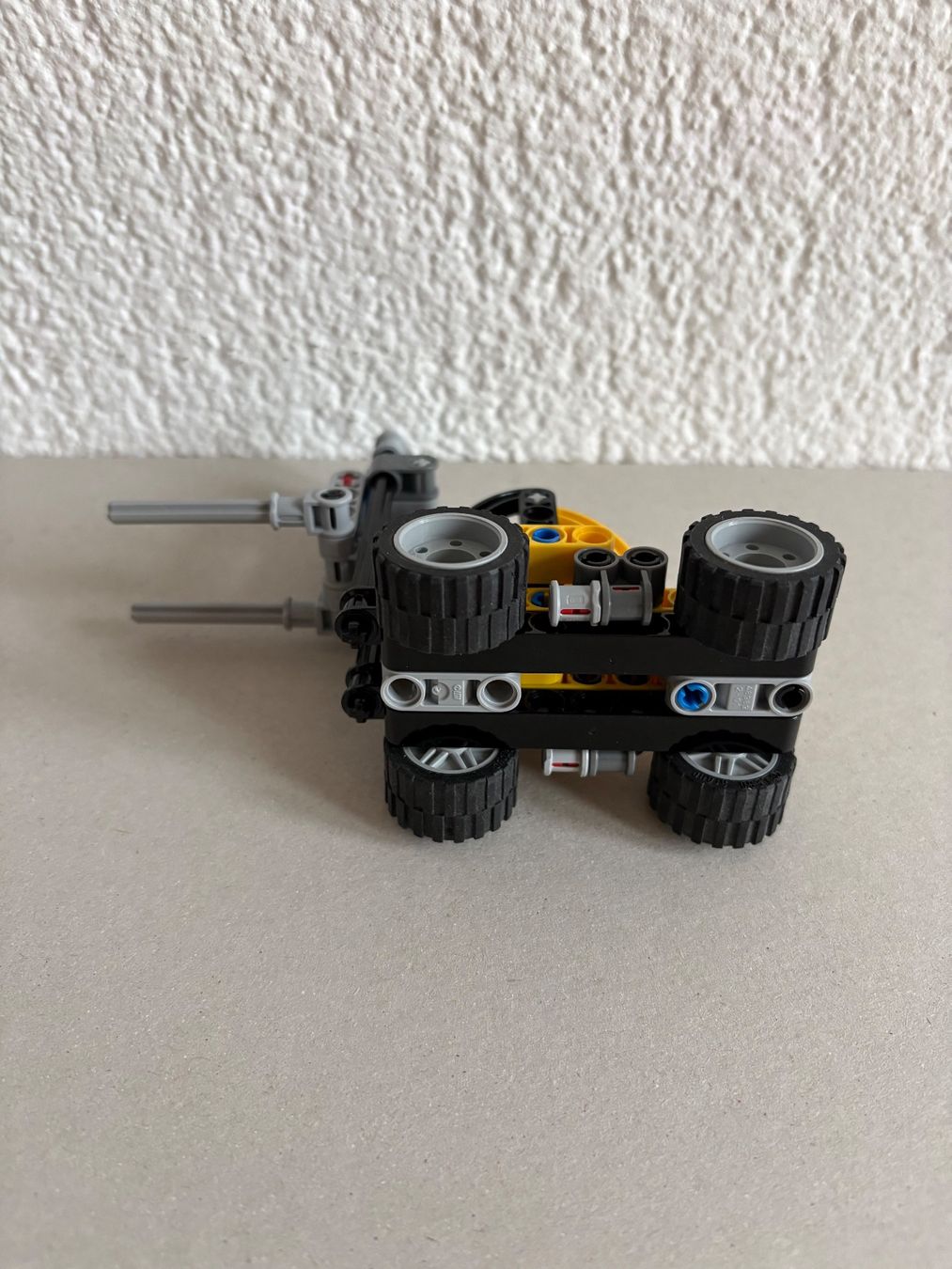 Lego Giocattoli: LEGO Technic Mini Forklift 8290 – Usato da Wollerau venduto da per_q7wn 6