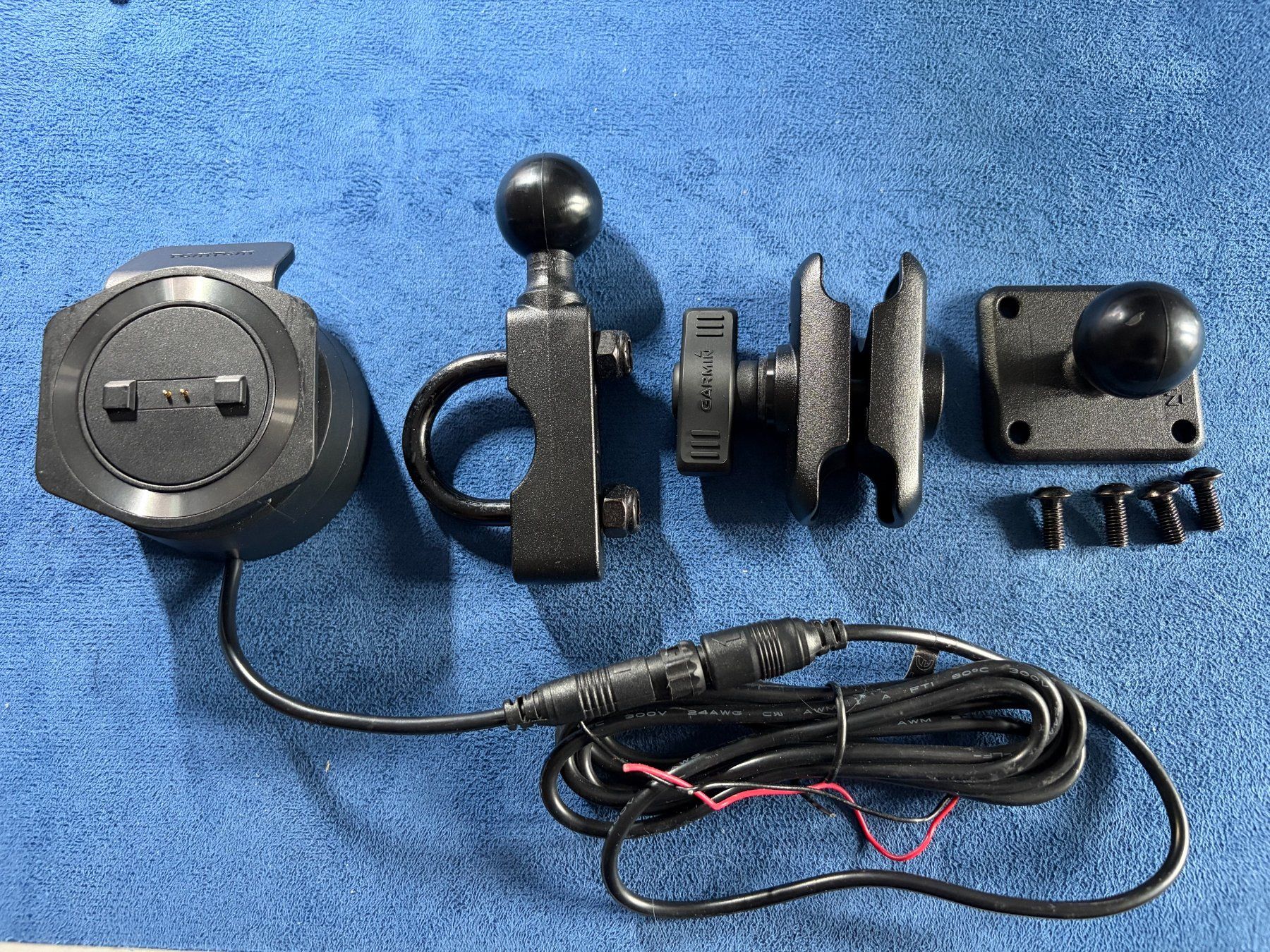 Fixations: TomTom Rider 550 Aktivhalterung, RAM – D'occasion à S. Vittore par Brian1