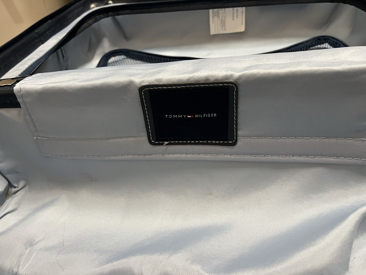 Valigie: Tommy Hilfiger Koffer Handgepäck – Usato da Oberrohrdorf venduto da S.Marisa 7